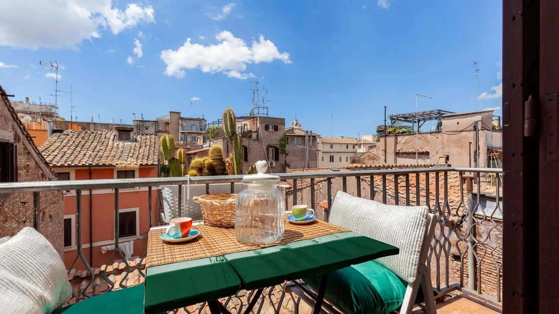 Campo Dei Fiori Sun With Balcony Apartment Rome