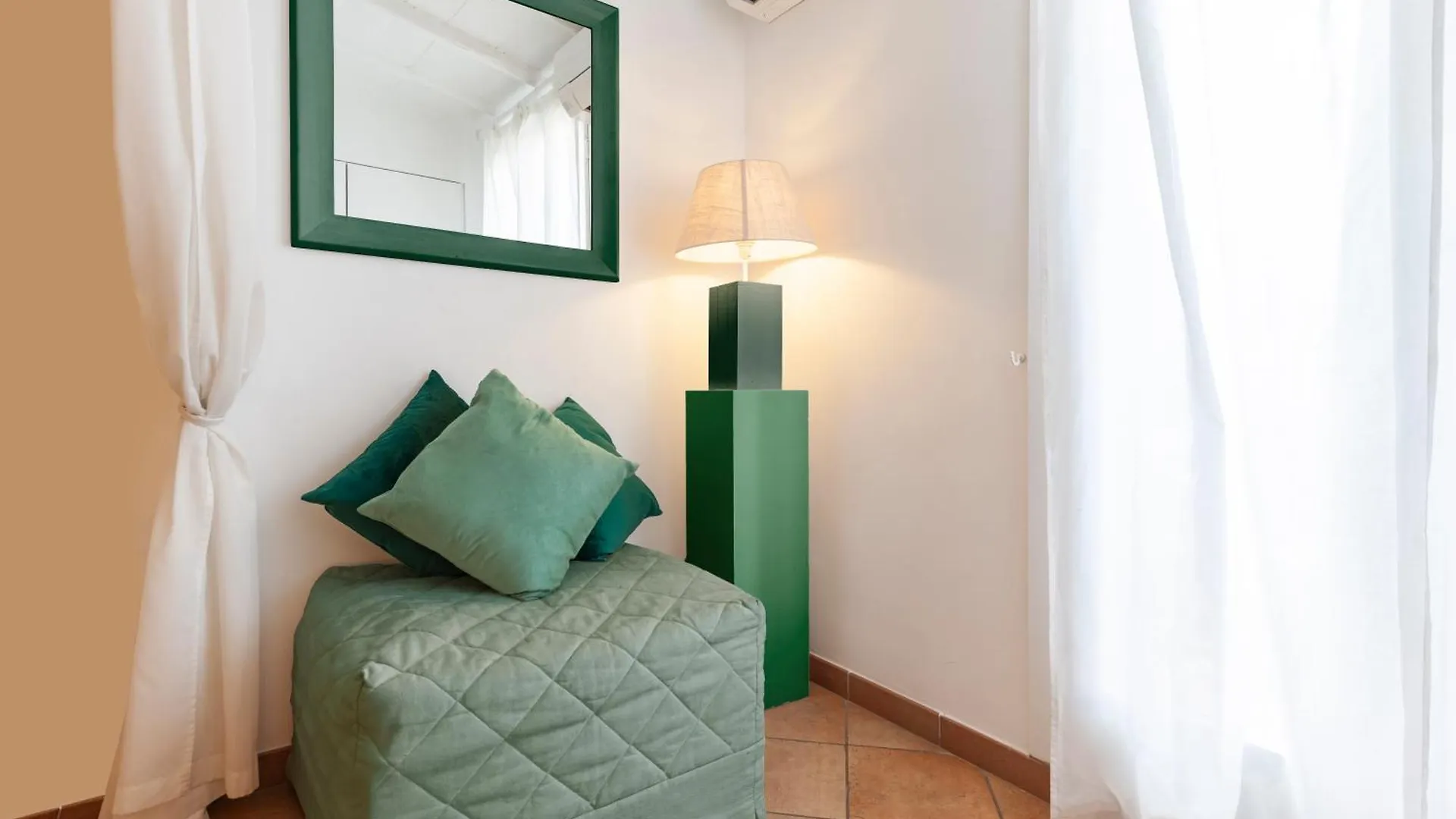 Campo Dei Fiori Sun With Balcony Apartment Rome Italy