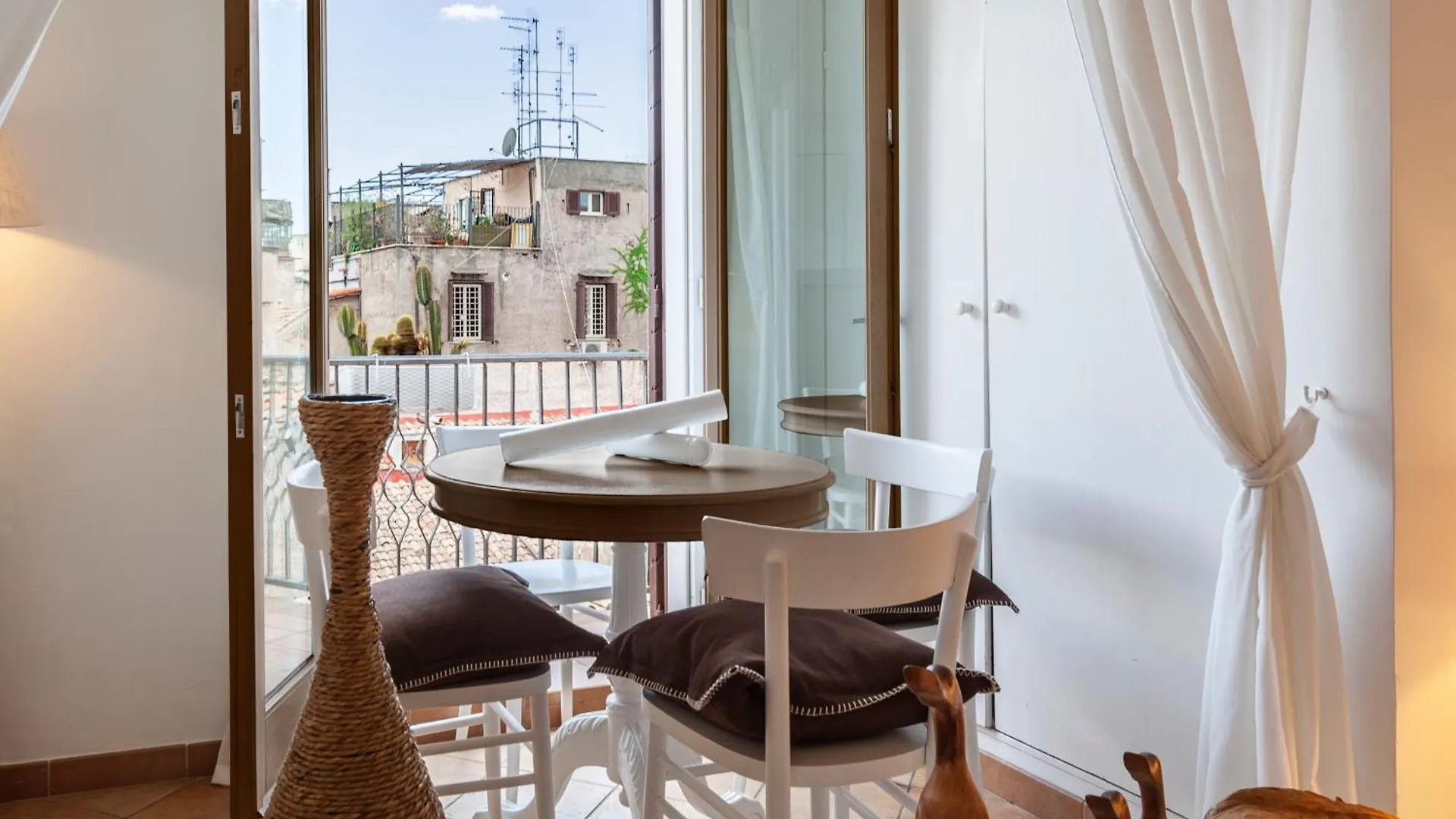 Campo Dei Fiori Sun With Balcony Apartment Rome