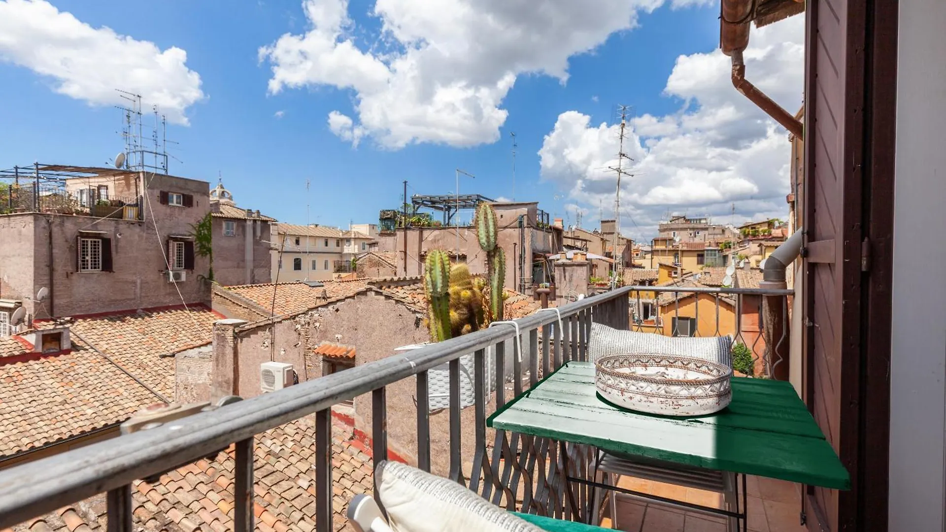 Campo Dei Fiori Sun With Balcony Apartment Rome